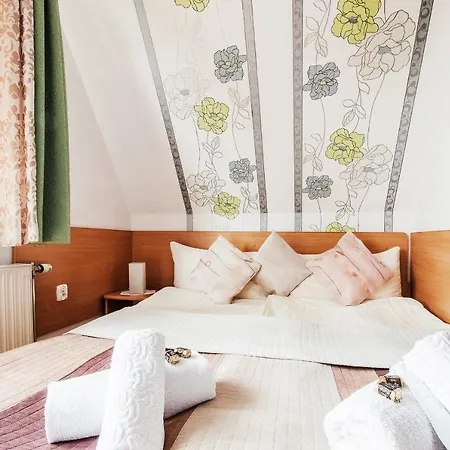 Pod Jemiola Bed & Breakfast