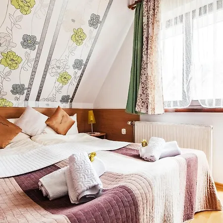 Pod Jemiola Bed & Breakfast