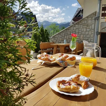 Pod Jemiola Bed & Breakfast