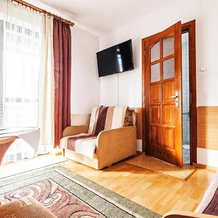 Pod Jemiołą Nocleg ze śniadaniem 3*