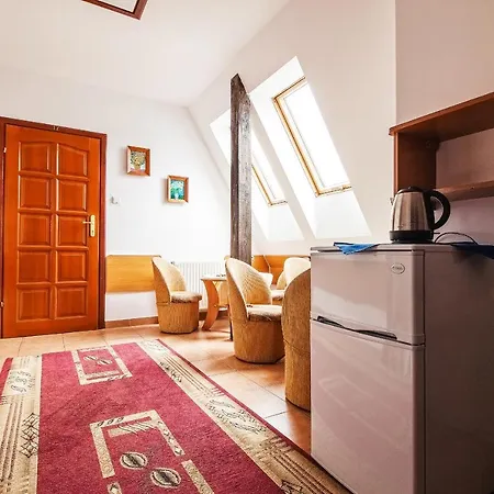 Pod Jemiola 3*