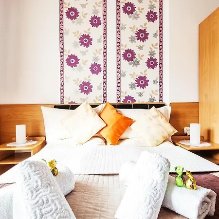 Pod Jemiola Bed & Breakfast